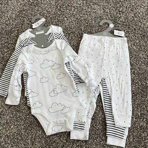 Baby gap long sleeve onsie set with pant set